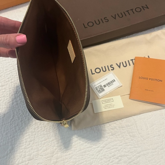 Authentic Louis Vuitton Etui PM .. brand new never used - Picture 2 of 9
